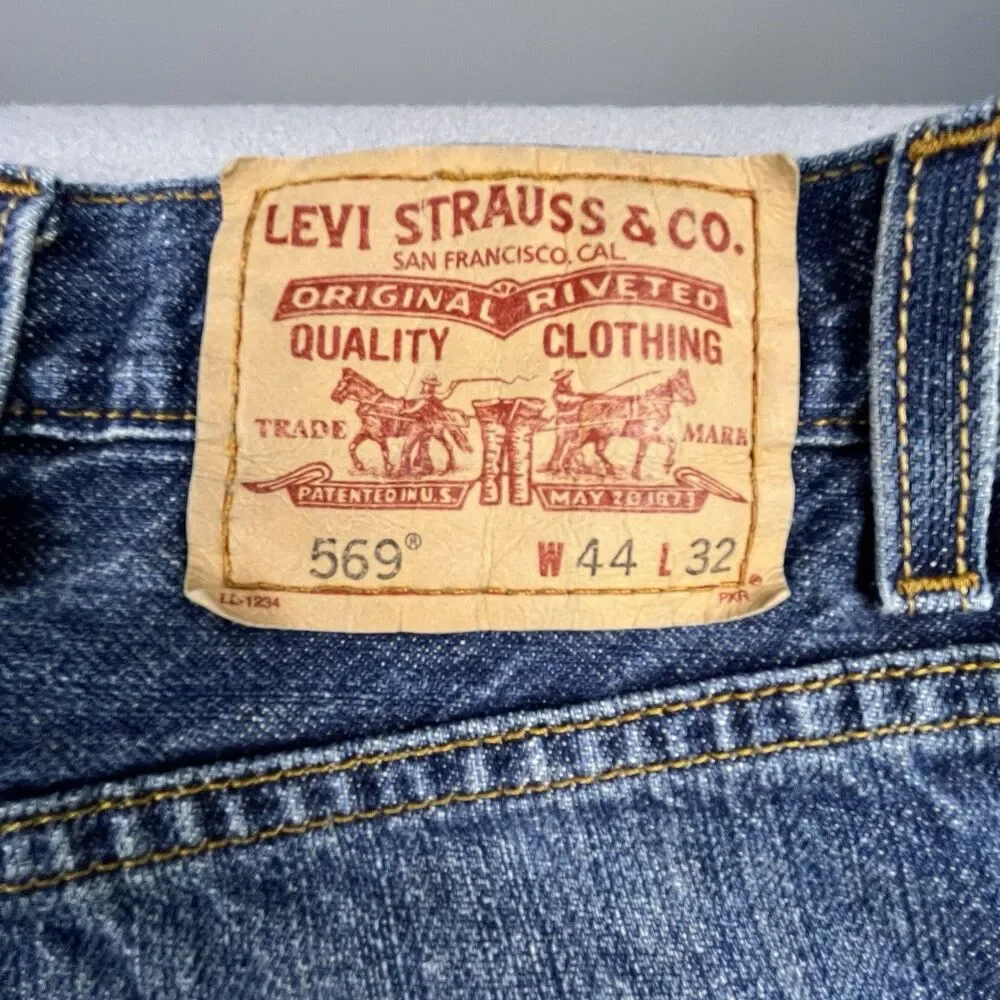 Levis 569 Jeans Mens 44x32 Blue Denim Loose Straight Medium Wash
